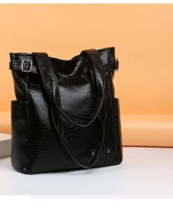 Alternative view of Zapora retro crocodile pattern pu leather large capacity handbag