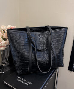 Alternative view of Classy large capacity ladies talia tote bag