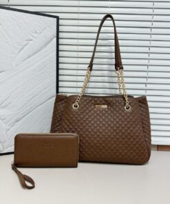 Alternative view of Classic diamond lattice design 2pc ladies handbag